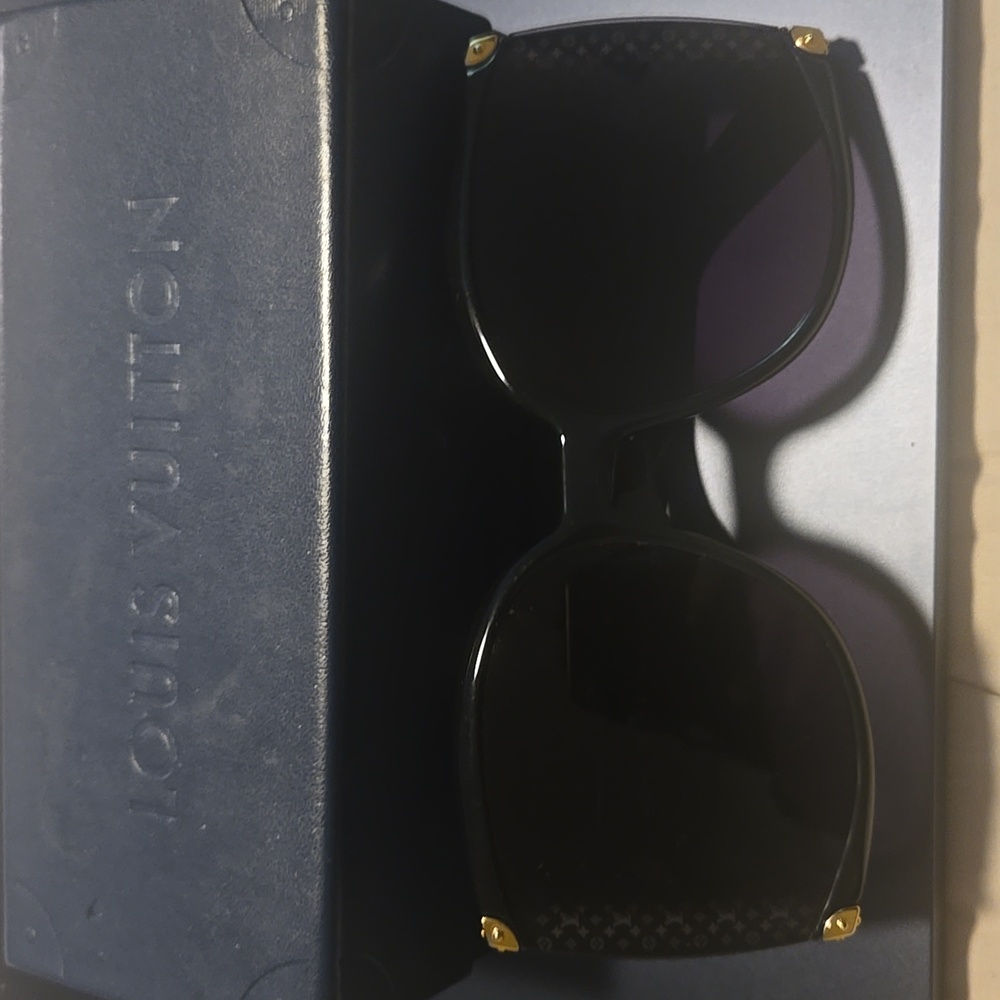 Authentic LOUIS Vuitton In The Mood For Love sunglasses.
